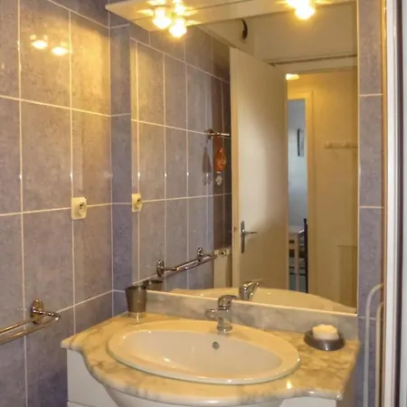1 Bedroom In Maisy Apartment