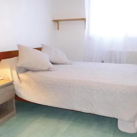 1 Bedroom In Maisy Apartment