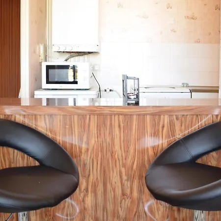 1 Bedroom In Maisy Apartment *